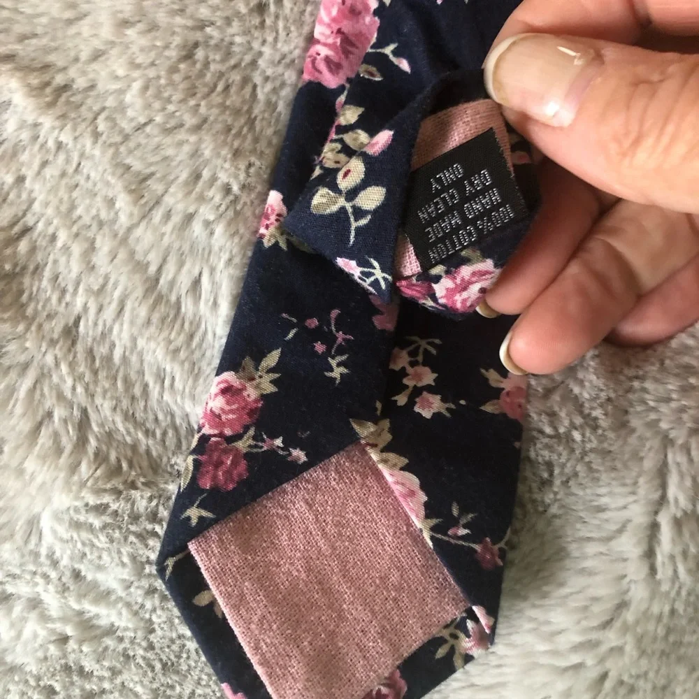 Dazi Navy Floral Necktie with Pink Roses/Cotton